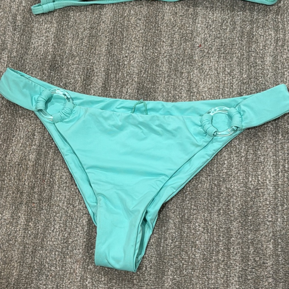 Turquoise Bikini - Picture 6 of 10